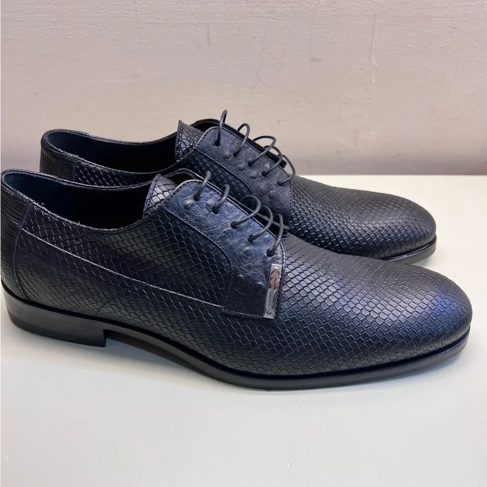 Men's Black Textured Dress Shoes